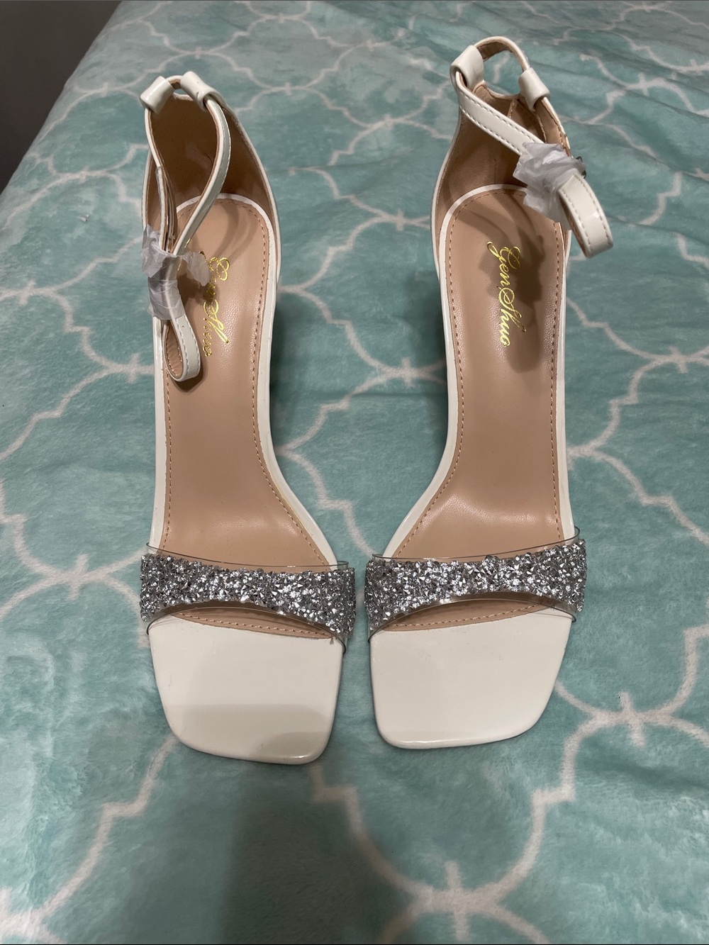Genshuo White Ankle-Strap Heels with Silver Glitter Toe Band